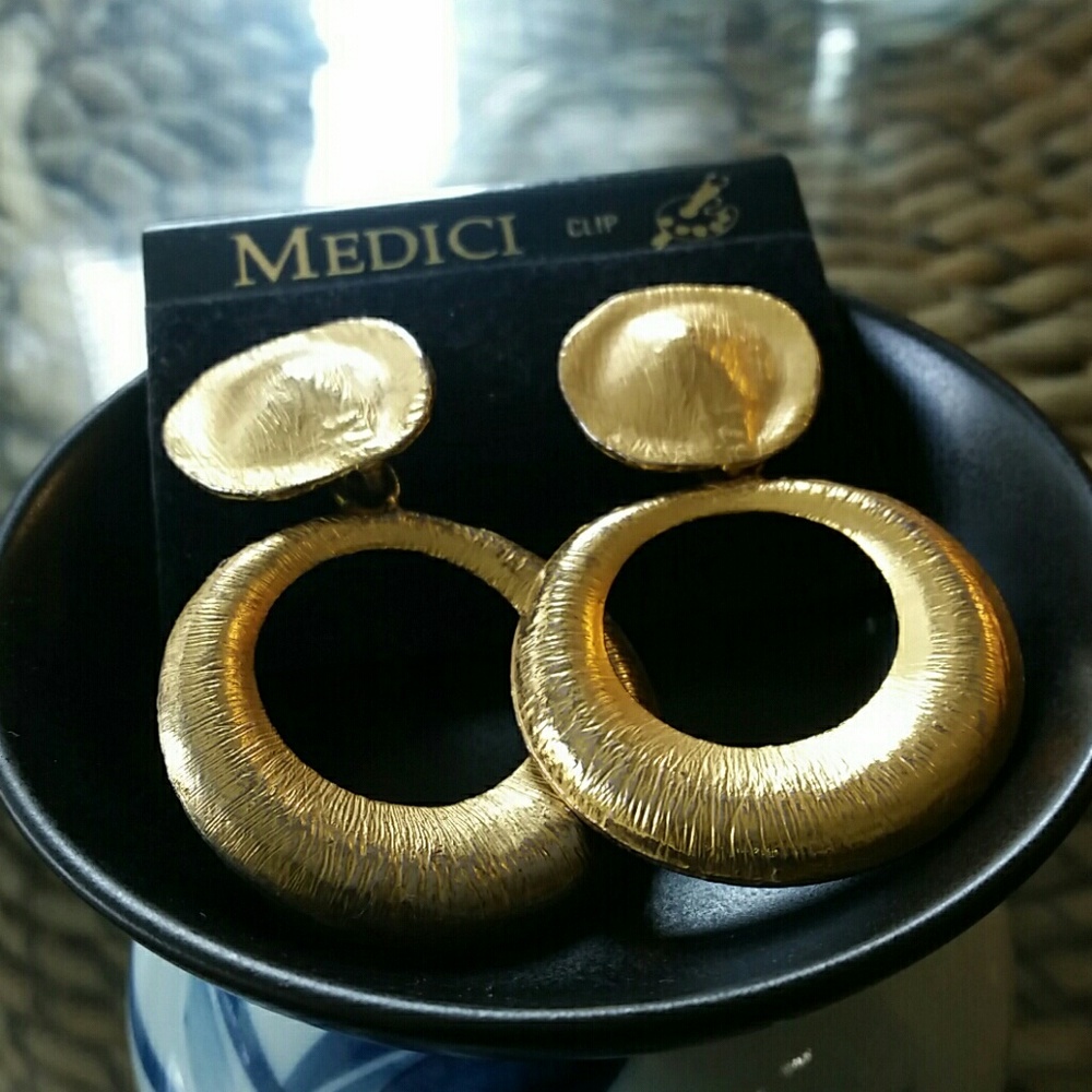 Clip  on gold  plated  Medici earrings