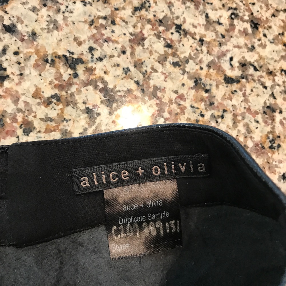 Alice + Olivia Virginia patent-leather mini skirt - Picture 5 of 7