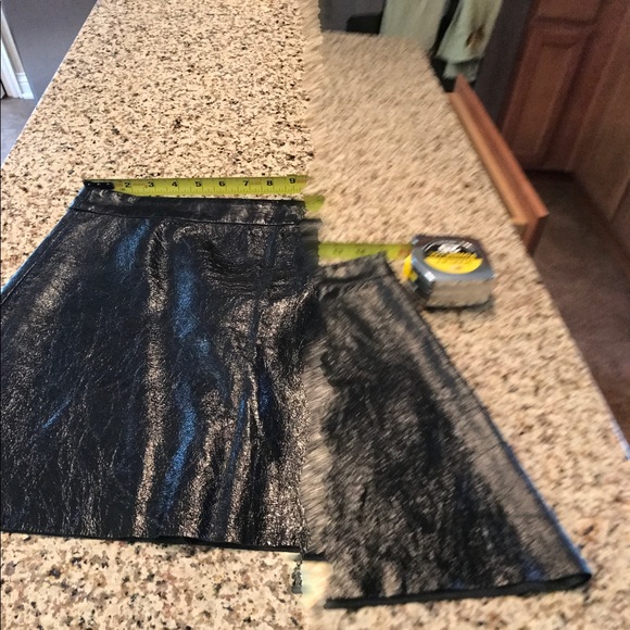 Alice + Olivia Virginia patent-leather mini skirt - Picture 4 of 7