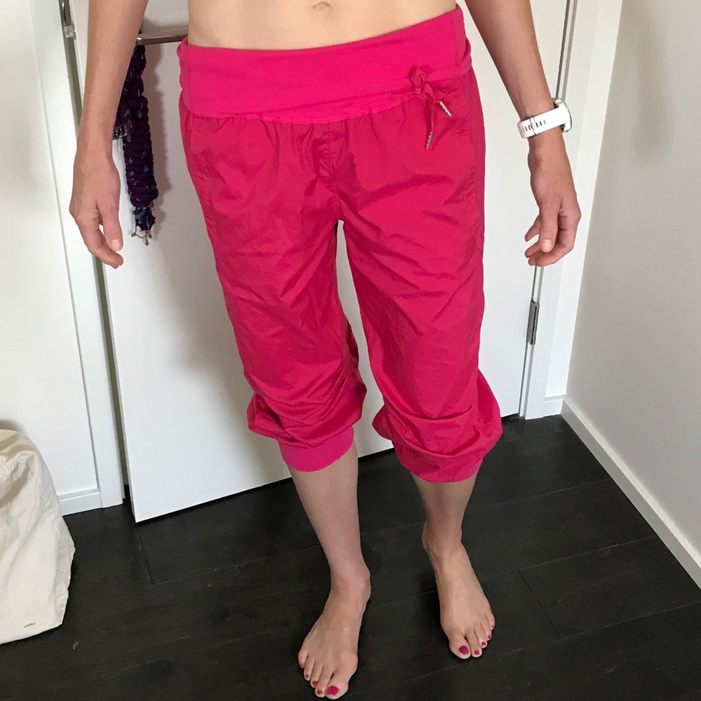 RARE Lululemon Parachute Crop - Hot Pink