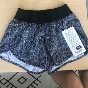 Lululemon tracker shorts