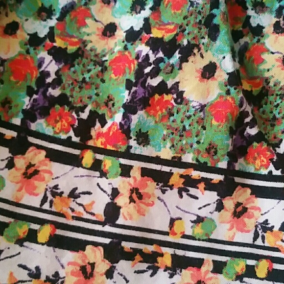 Patterned shorts - Picture 2 of 4