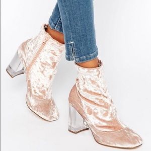 Pink velvet ankle boots💕✨