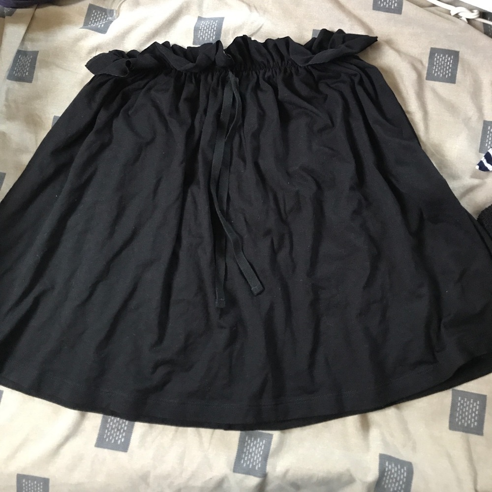 Black skater skirt