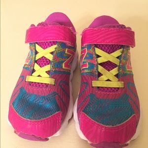 New Balance toddler girls sneaker!