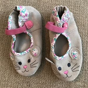 Mouse baby's first shoes