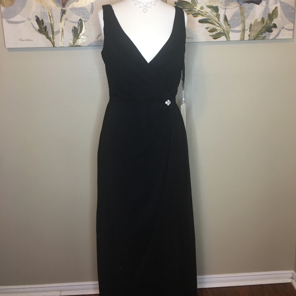 New but missing tag. Black gown