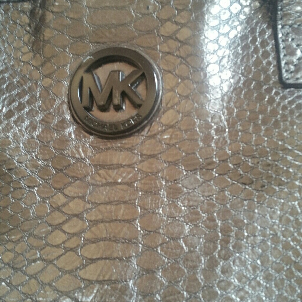 MK tote