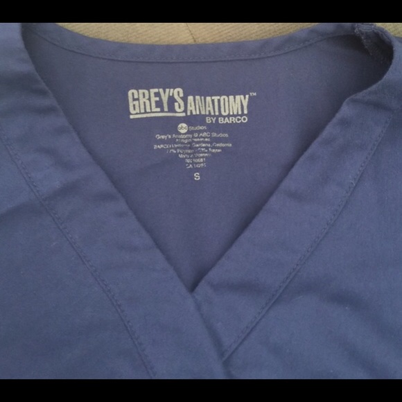 Greys Anatomy Scrub Top - Picture 2 of 3
