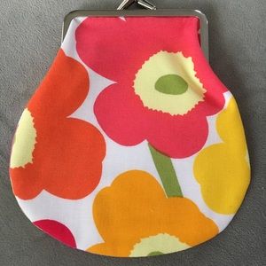 Marimekko flowe coin purse From Finland! 