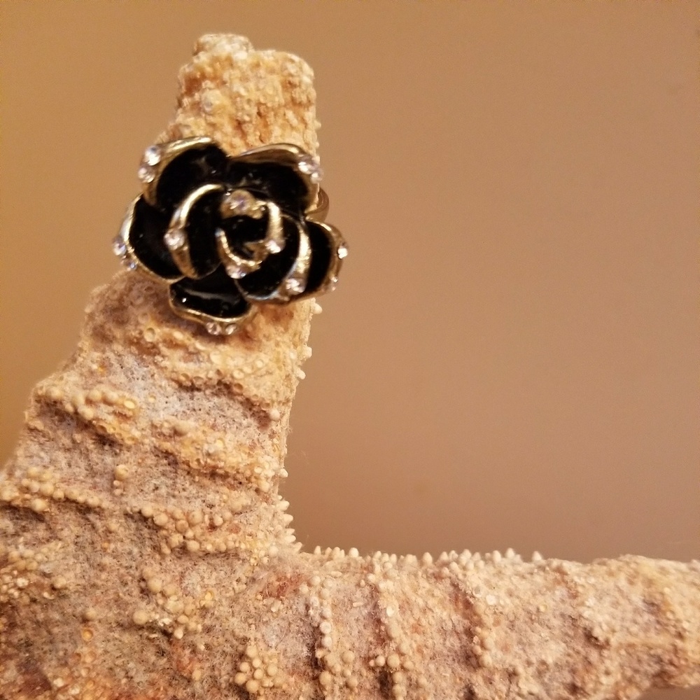 Gold plated cute rose CZ ring w/ black and enamel