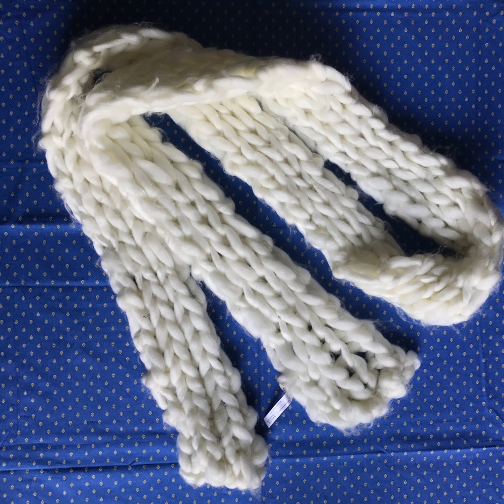 FREE PEOPLE WINTER SCARF ❄️