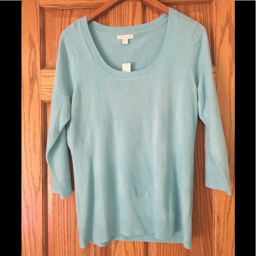 NY&Co Sweater size L NWT