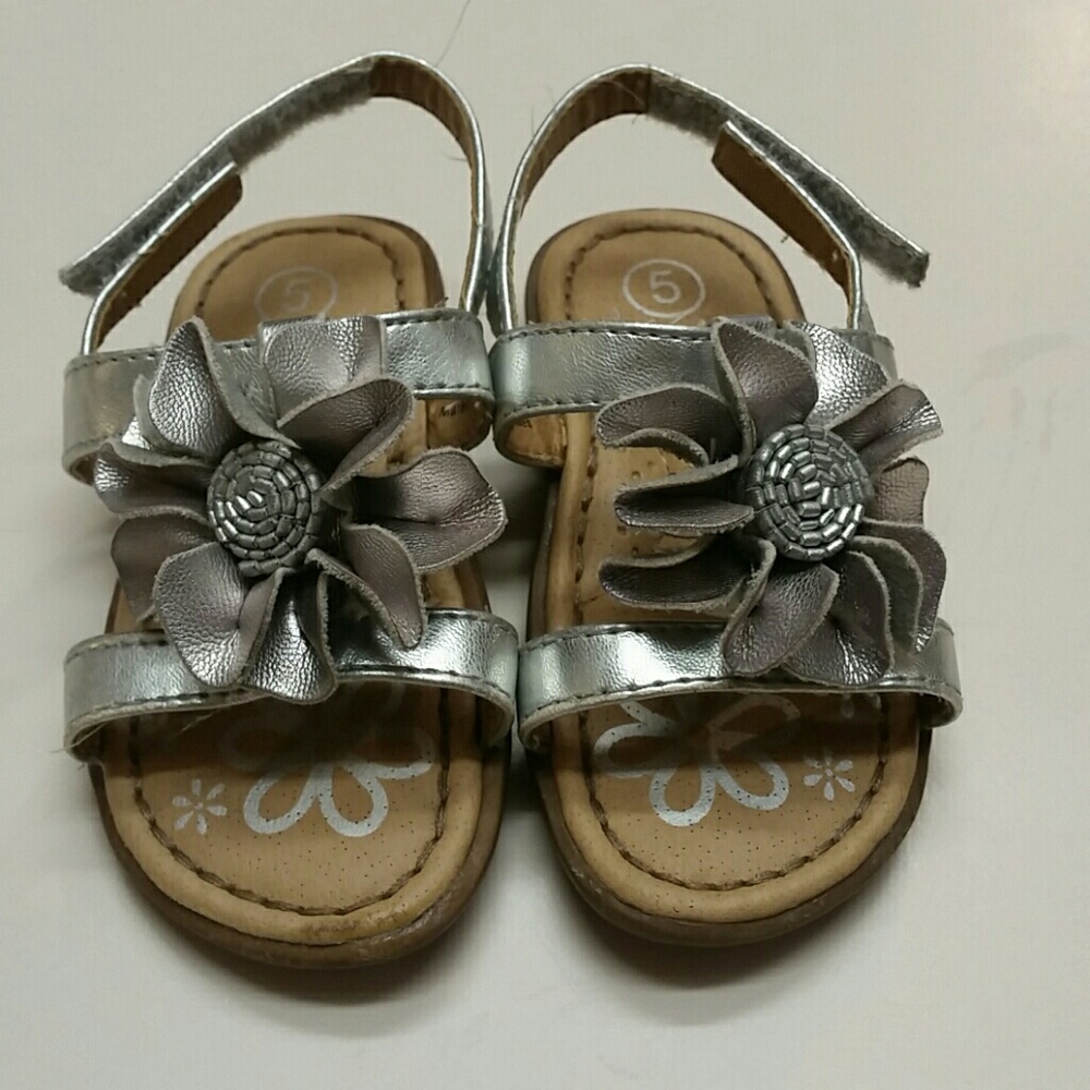 Adorable toddler sandals!!