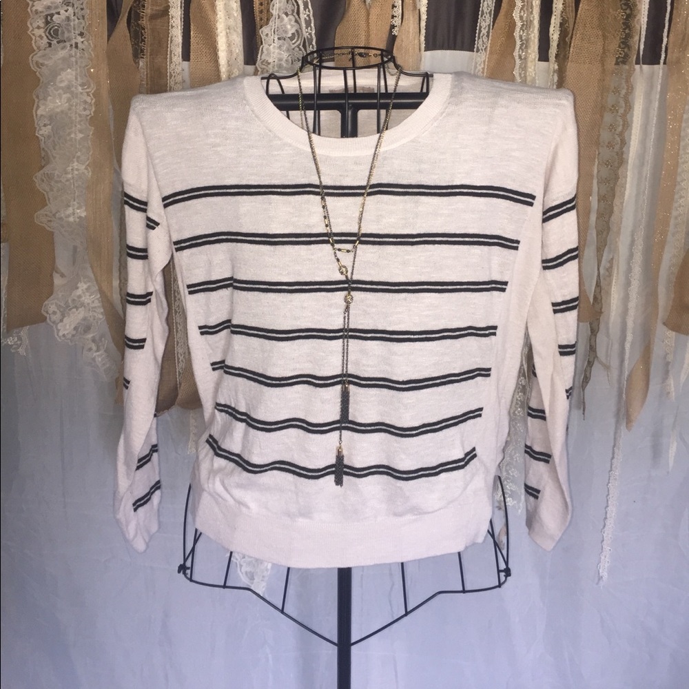 Banana Republic cozy lightweight sweater