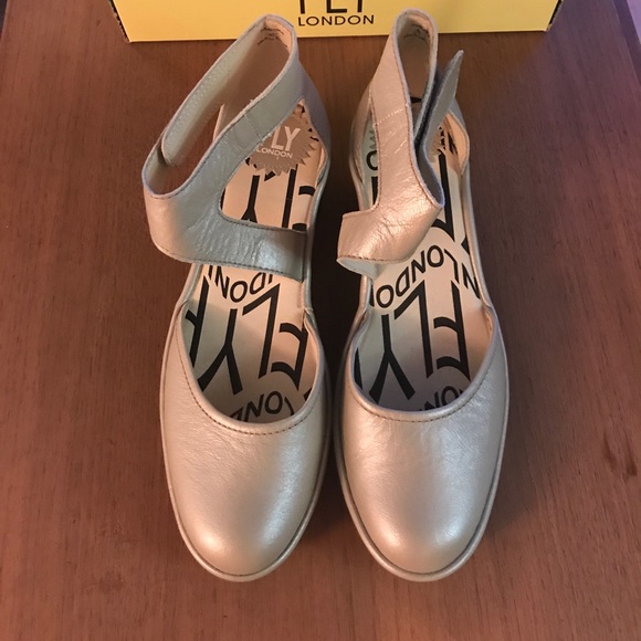 NIB | Fly London | Piat Low Wedge | Silver | 40M - Picture 5 of 7