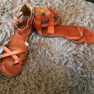 american eagle sandals