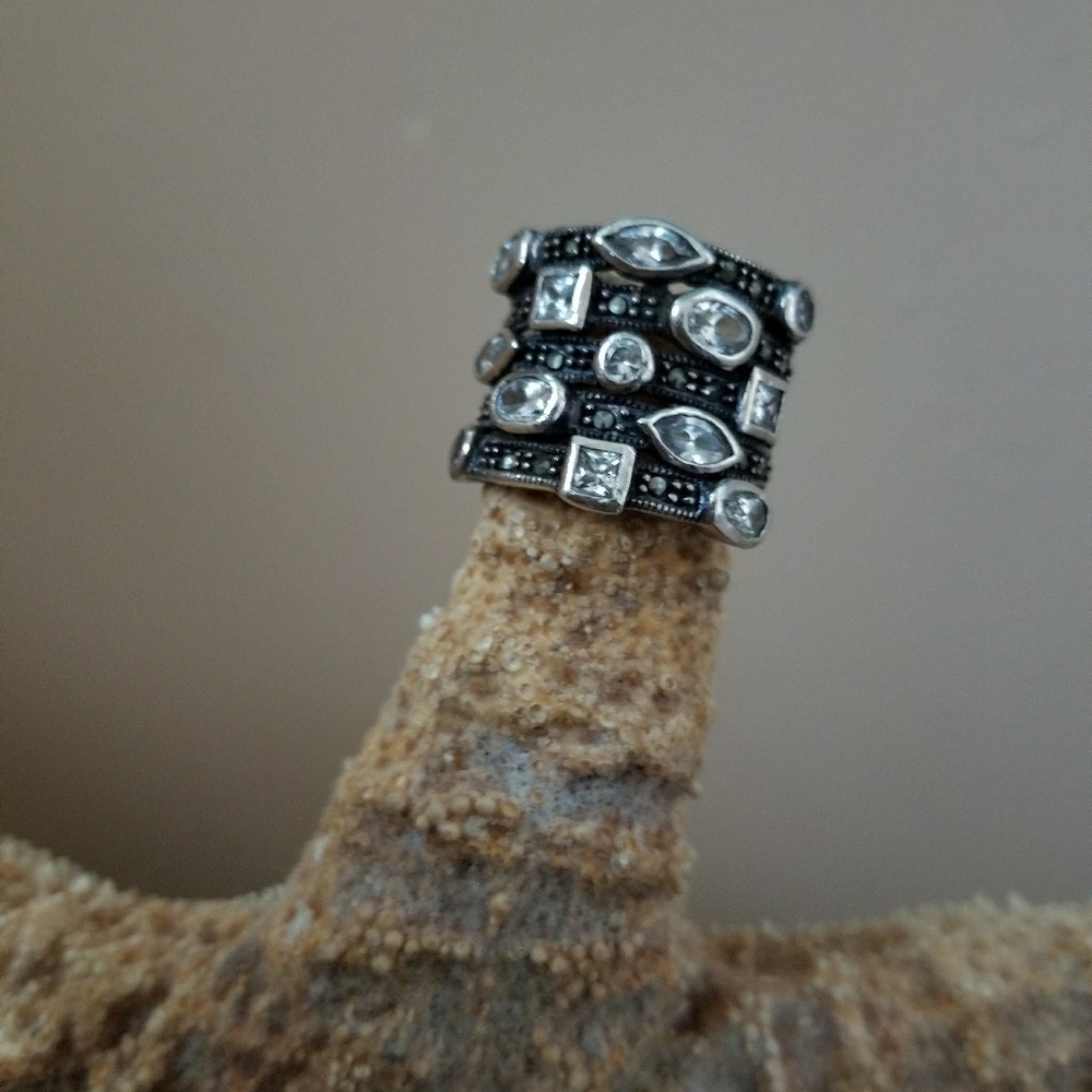 Very cool Sterling silver 925 CZ ring