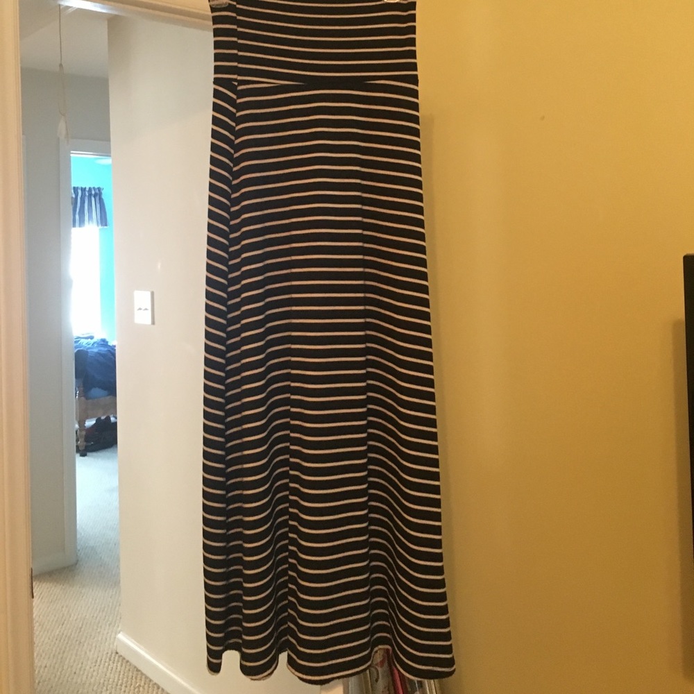 Really comfy black and white/cream maxi skirt