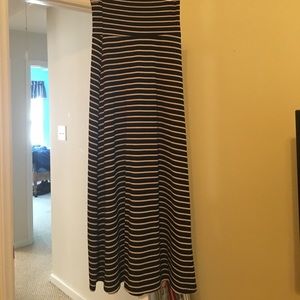 Really comfy black and white/cream maxi skirt