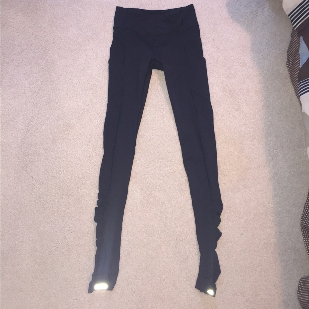 BRAND NEW lululemon black leggings w/ side pockets