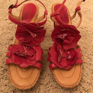 Born crown leather magenta sandal with heel