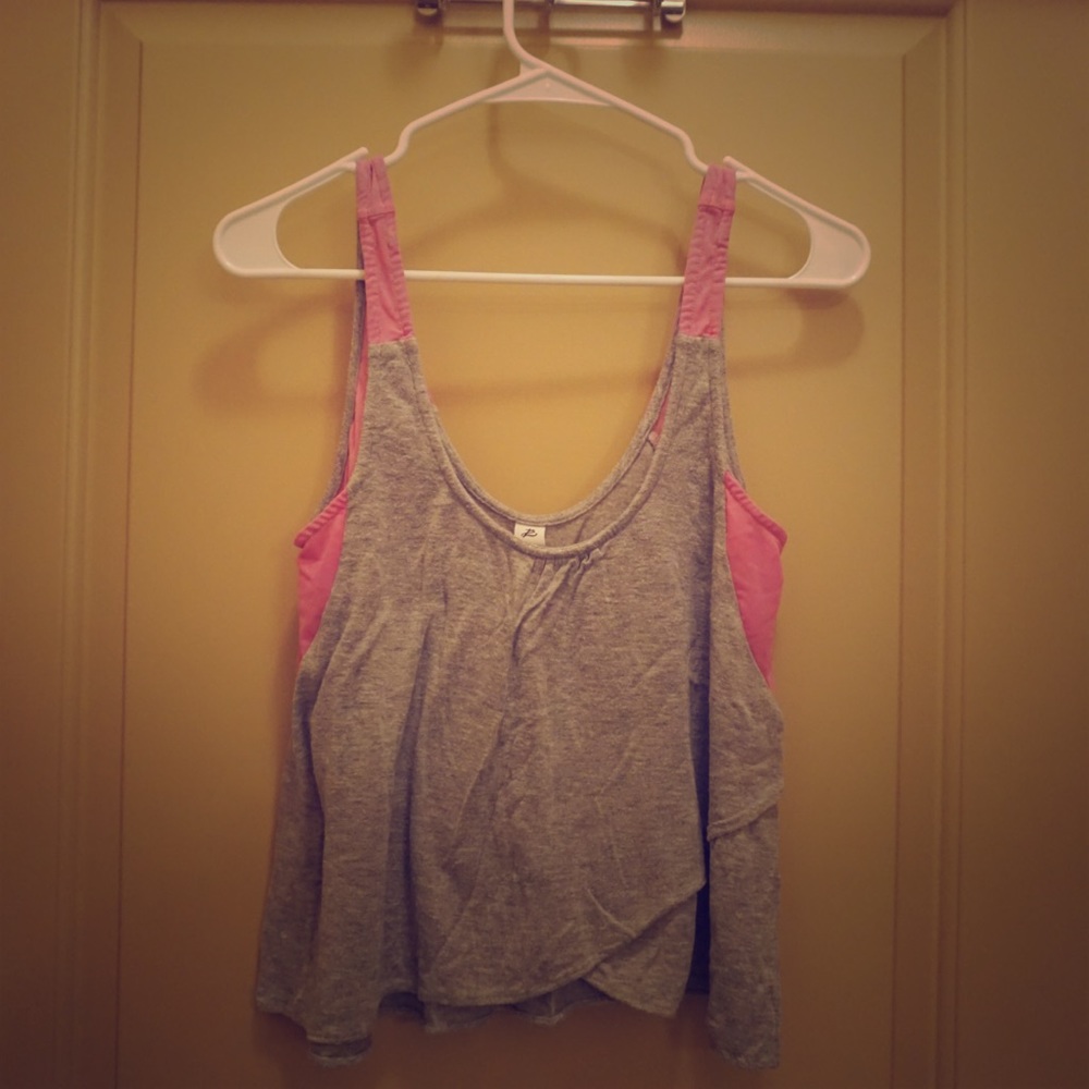 Cute grey crop with pink mesh