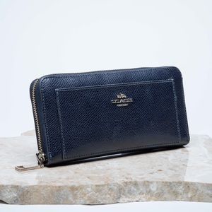 Authentic Coach Accordion Zip Wallet in Leather