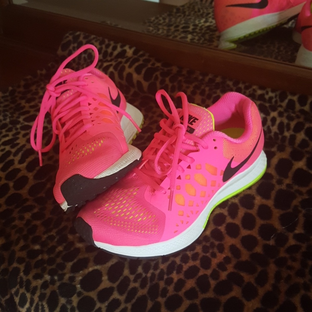 Nike shoes!!