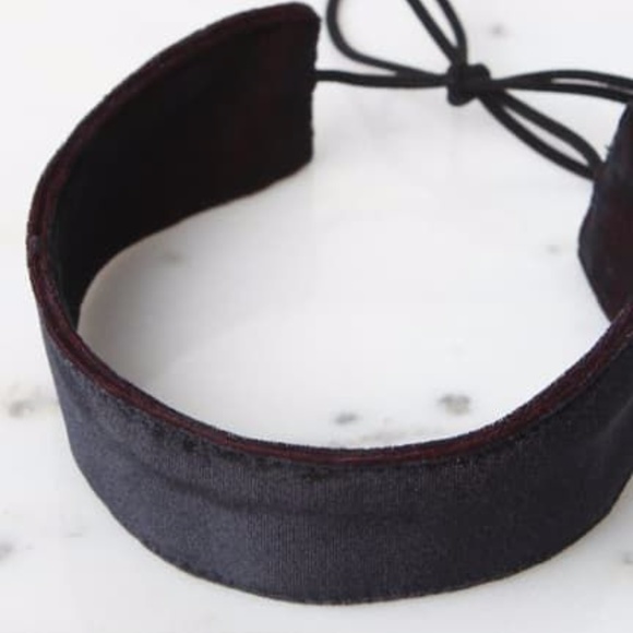 Brandy Melville Jewelry - NEW Brandy Melville Wide Velvet Choker