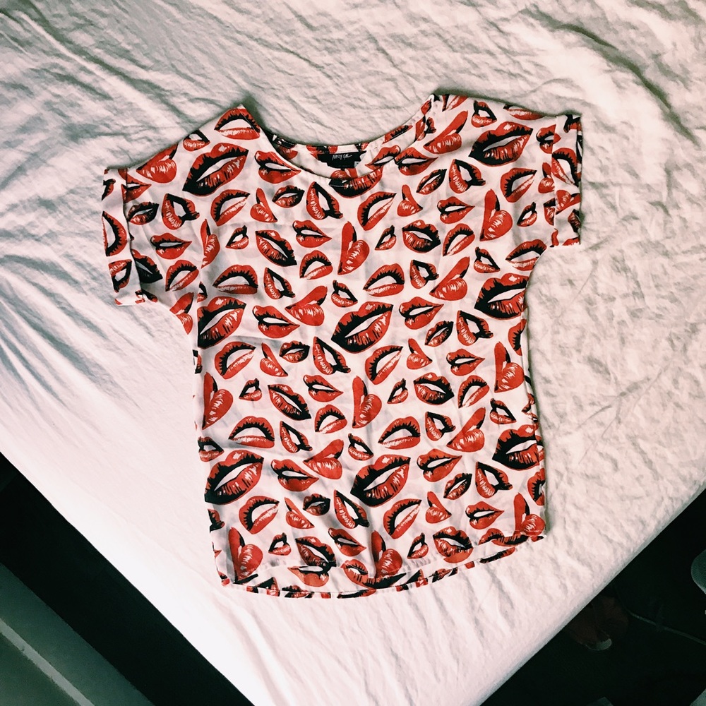 👄 Nasty Gal Red Lips Sheer Tunic Top | SMALL 👄