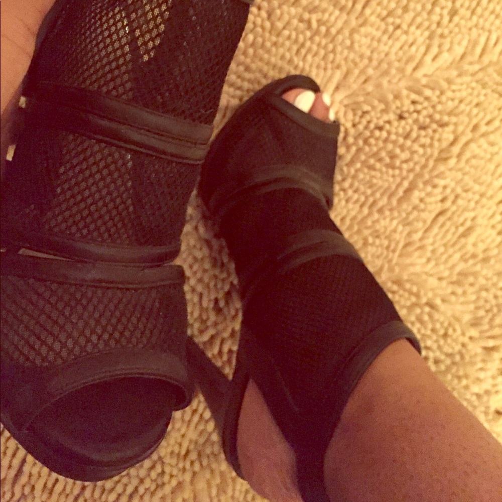 Jessica Simpson Booties!
