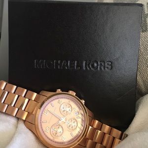 Michael Kors Rose Gold Runway Mid-sized Watch