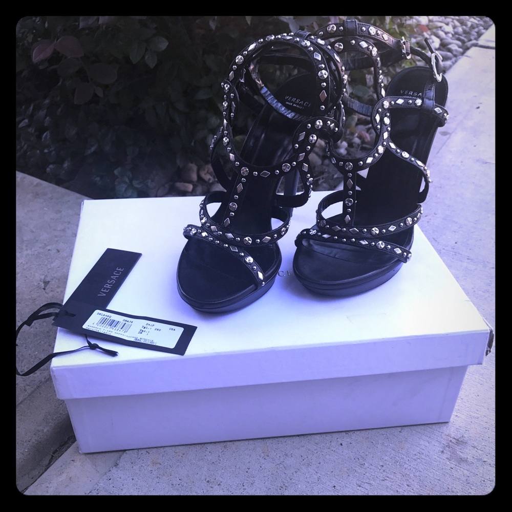 Versace Gladiator Sandal DSL646Q DROP BLACK HEELS