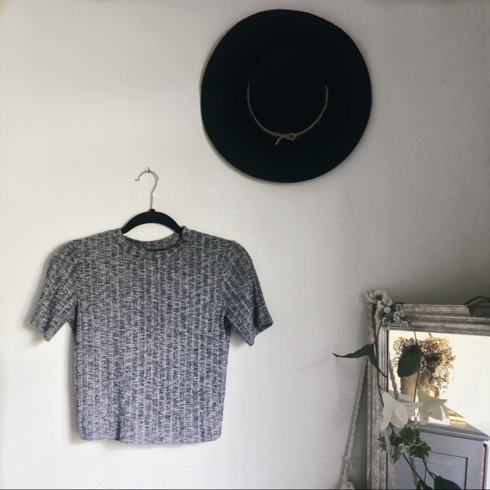 Forever21 • Grey Textured Top • Fitted •