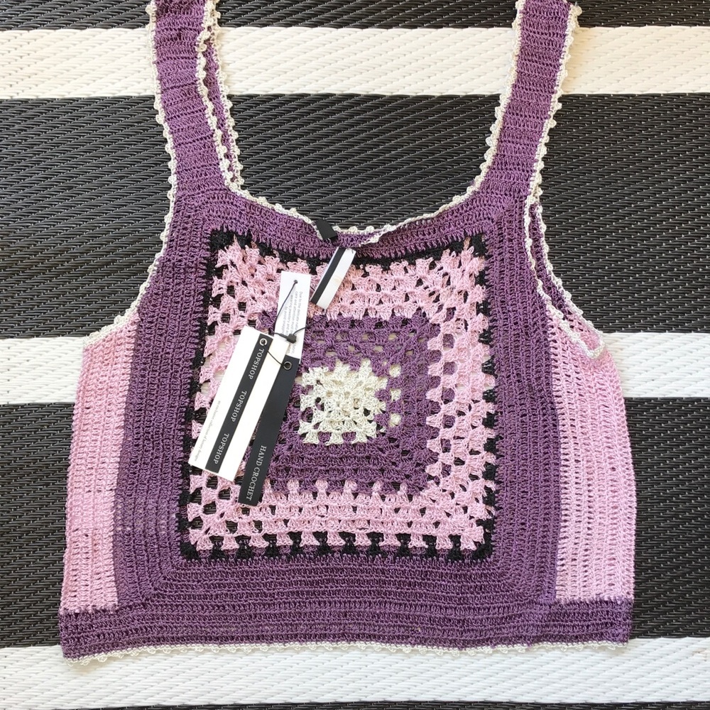 Metallic Chrochet Crop Top - Picture 2 of 4