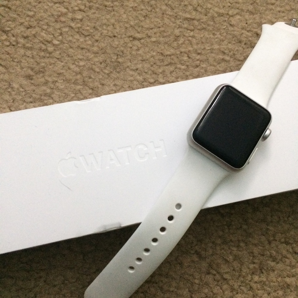 Apple Watch Series 1 (COMES WITH BOX AND CHARGER)