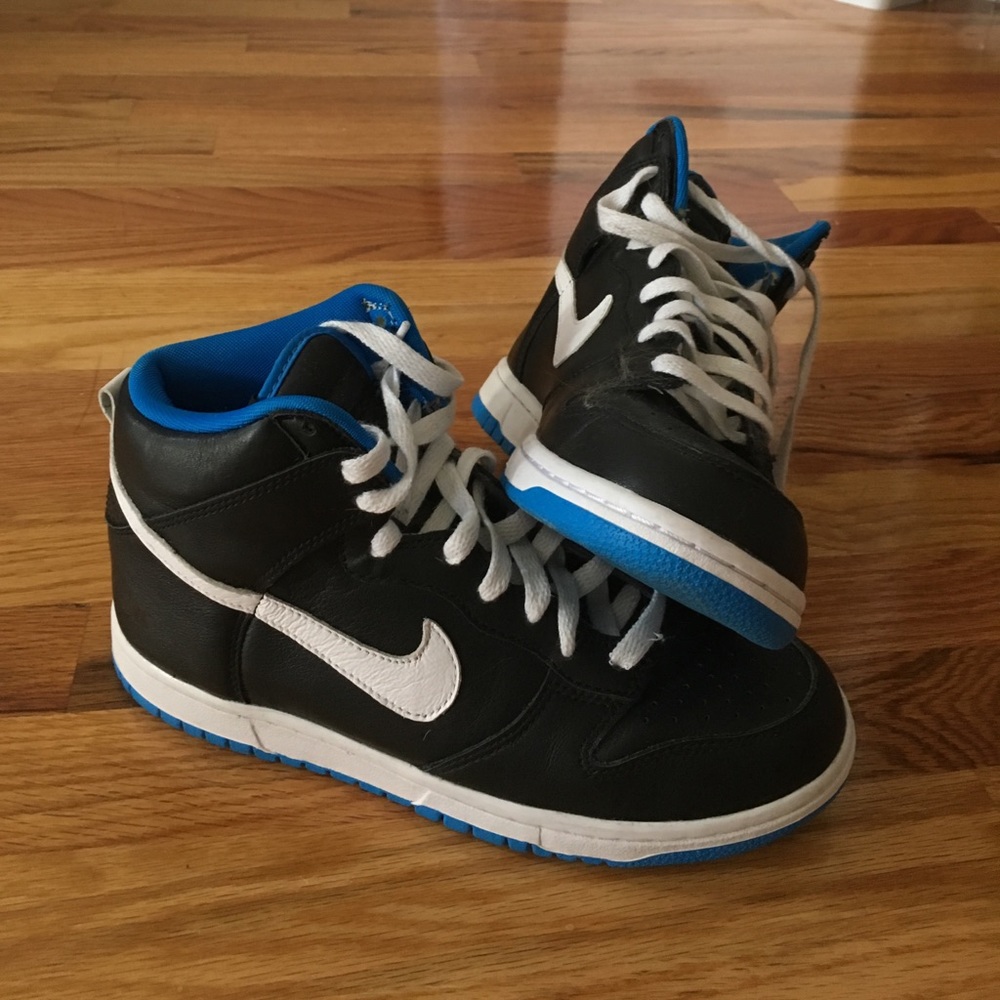 NEVER WORN Nike sneakers