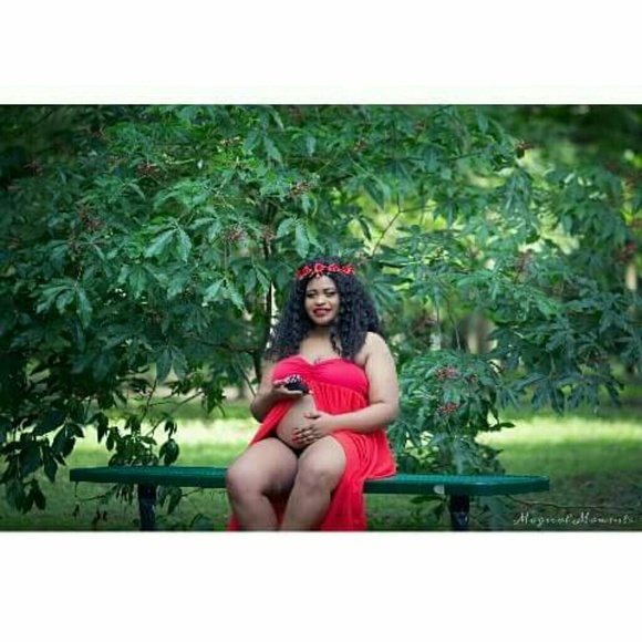 Red maternity gown - Picture 4 of 4