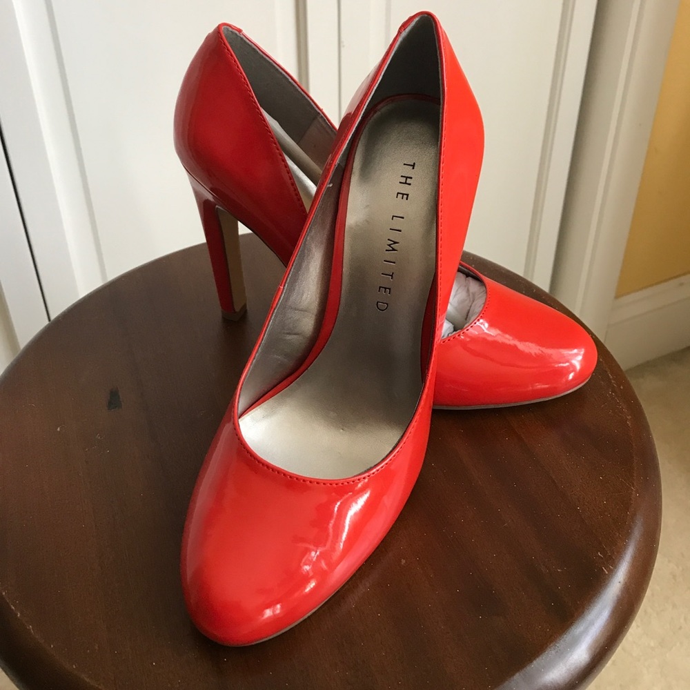 The Limited Round Toe Pumps