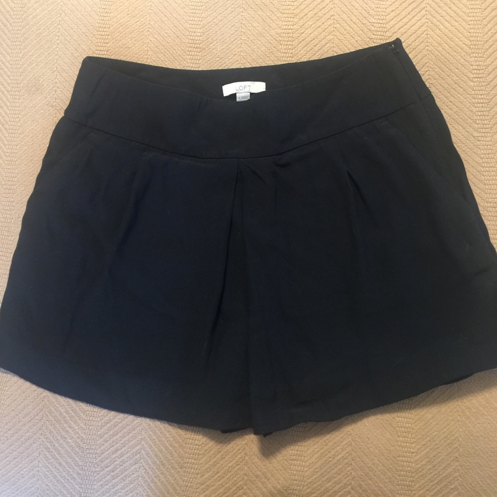 LOFT Mid-thigh Skort