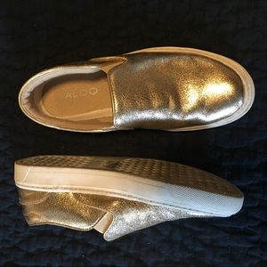 Gold Aldo shoes. Good shape. Aldo size 6.5