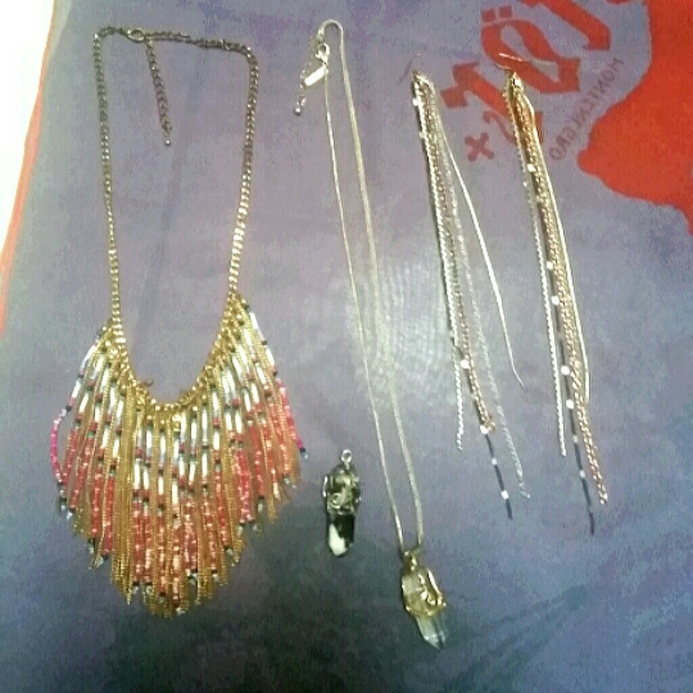 Lot of 4 Urban Outfitters pieces of jewelry