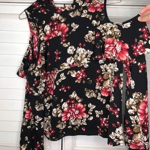Shoulder Cut-out long sleeve Top