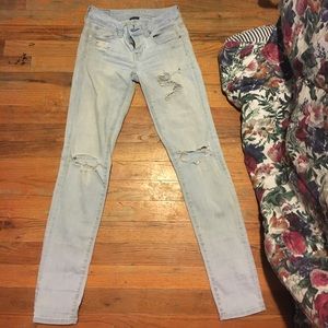 size 00 American eagle jeans (like brand new!)