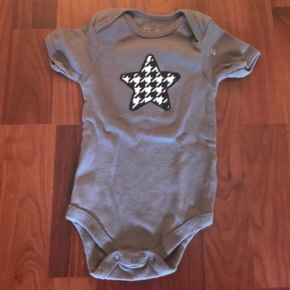 Baby onesies - Picture 3 of 5