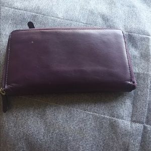 Barneys New York. Purple wallet.