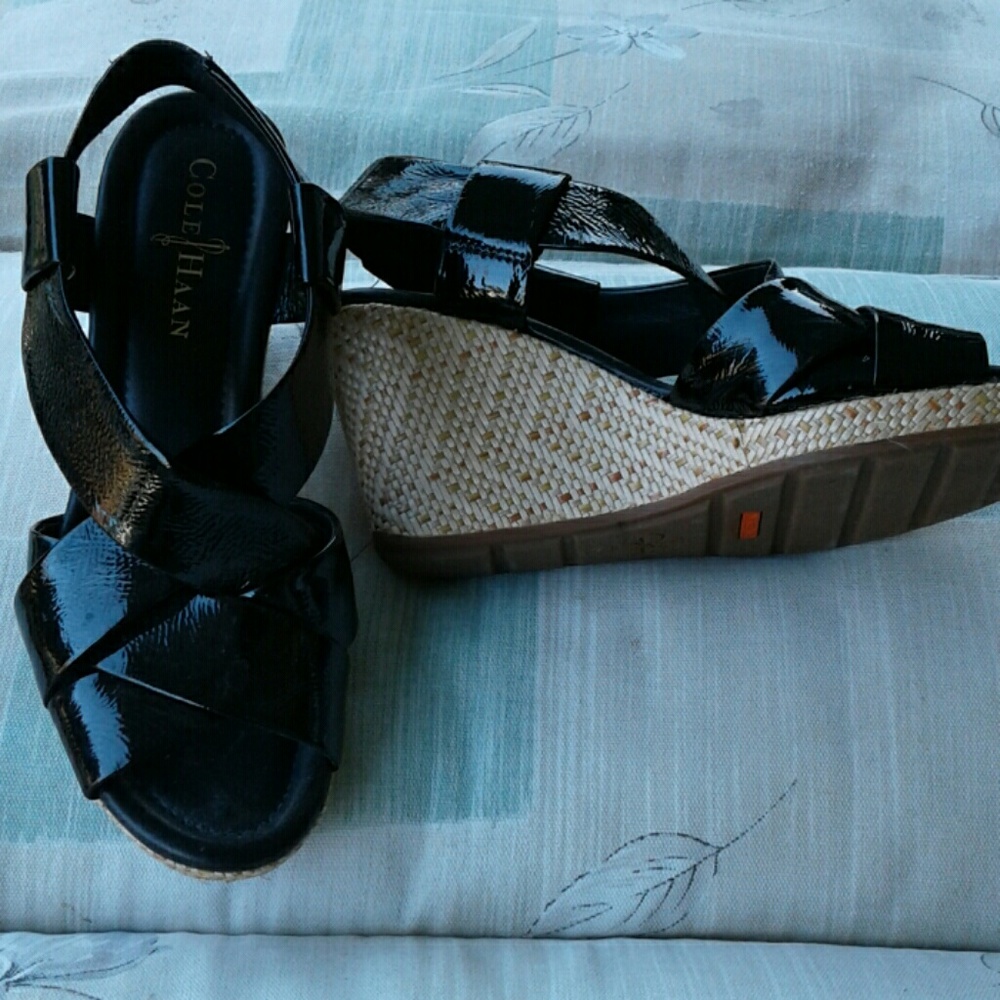 Patent leather wedge