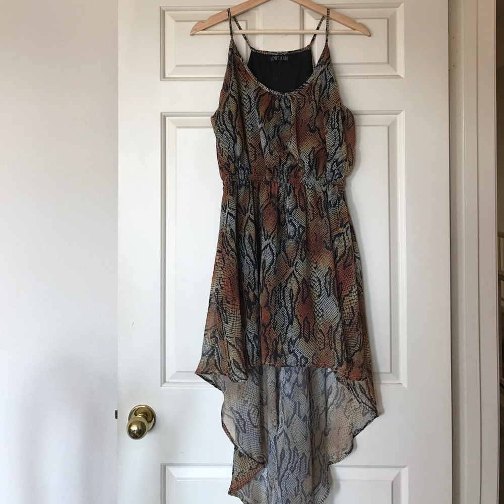 LIKE NEW HIGH LOW PRINT FLOWY DRESS