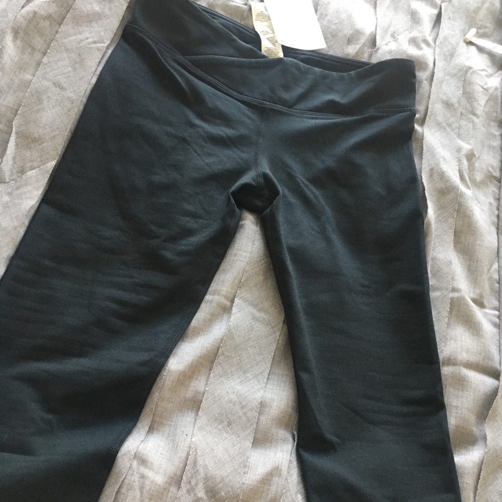 Fabletics Winn mid rise crop